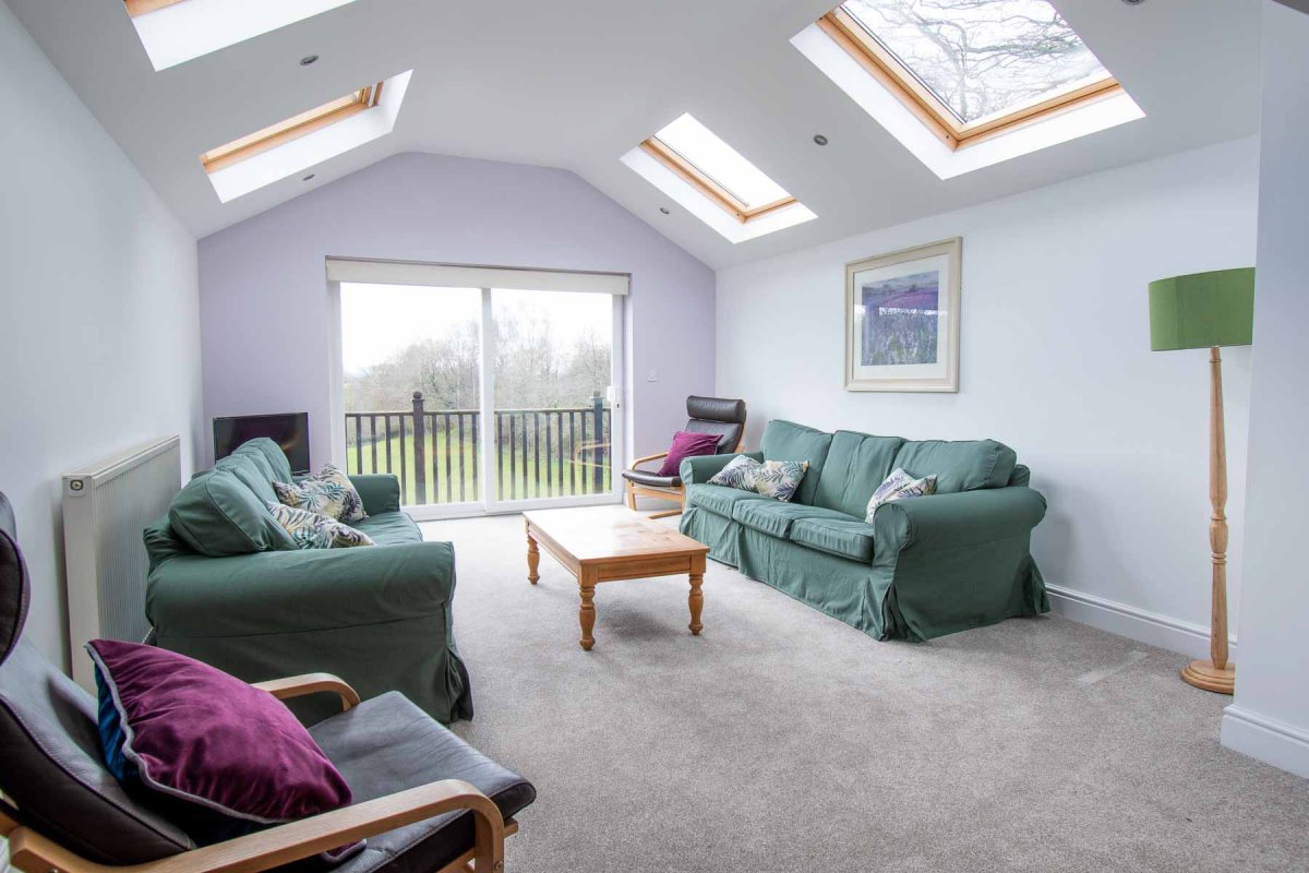 Long Byres Holiday Cottages - Heather living room